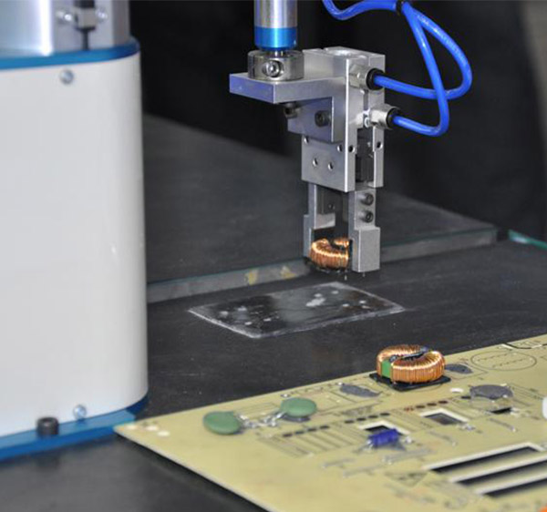 Operating skills of special-shaped plug-in robots